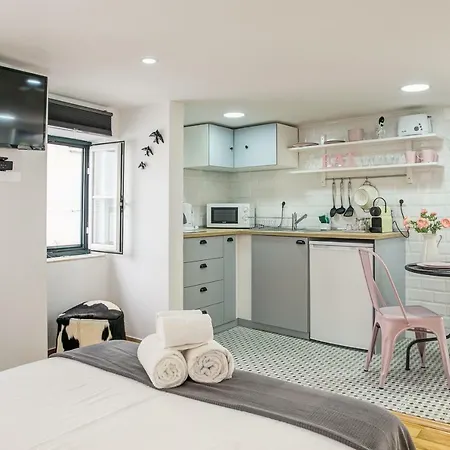 Alfama Chic Castelo Picao Apartment *